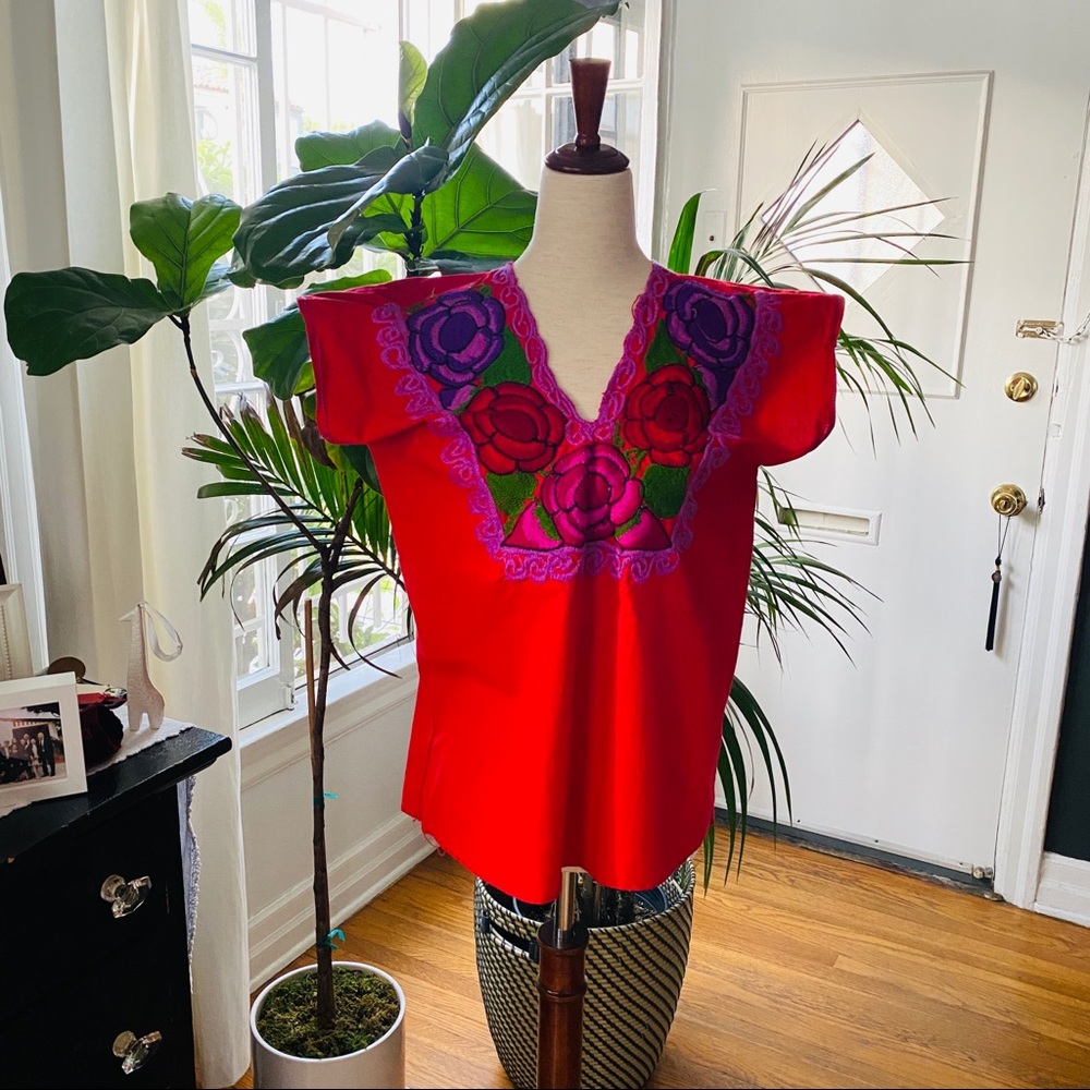 Oaxacan Mexican Red Embroidered Floral Top | Size S